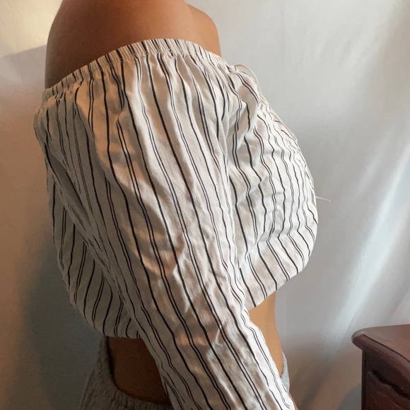 Ruched Striped Tie Crop Long Sleeve - Picture 2 of 6